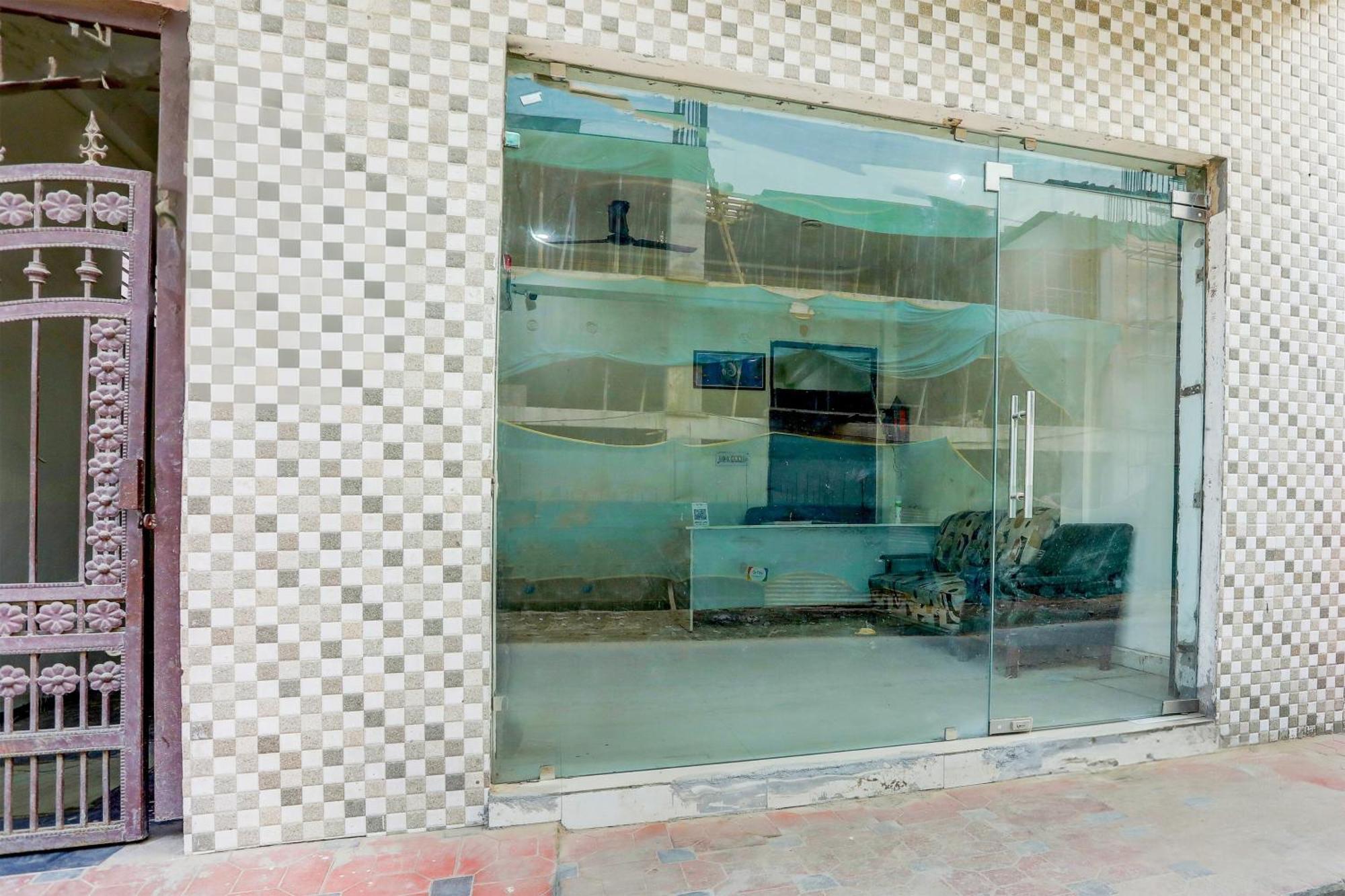 Hotel O Thirty Inns Noida Exteriör bild