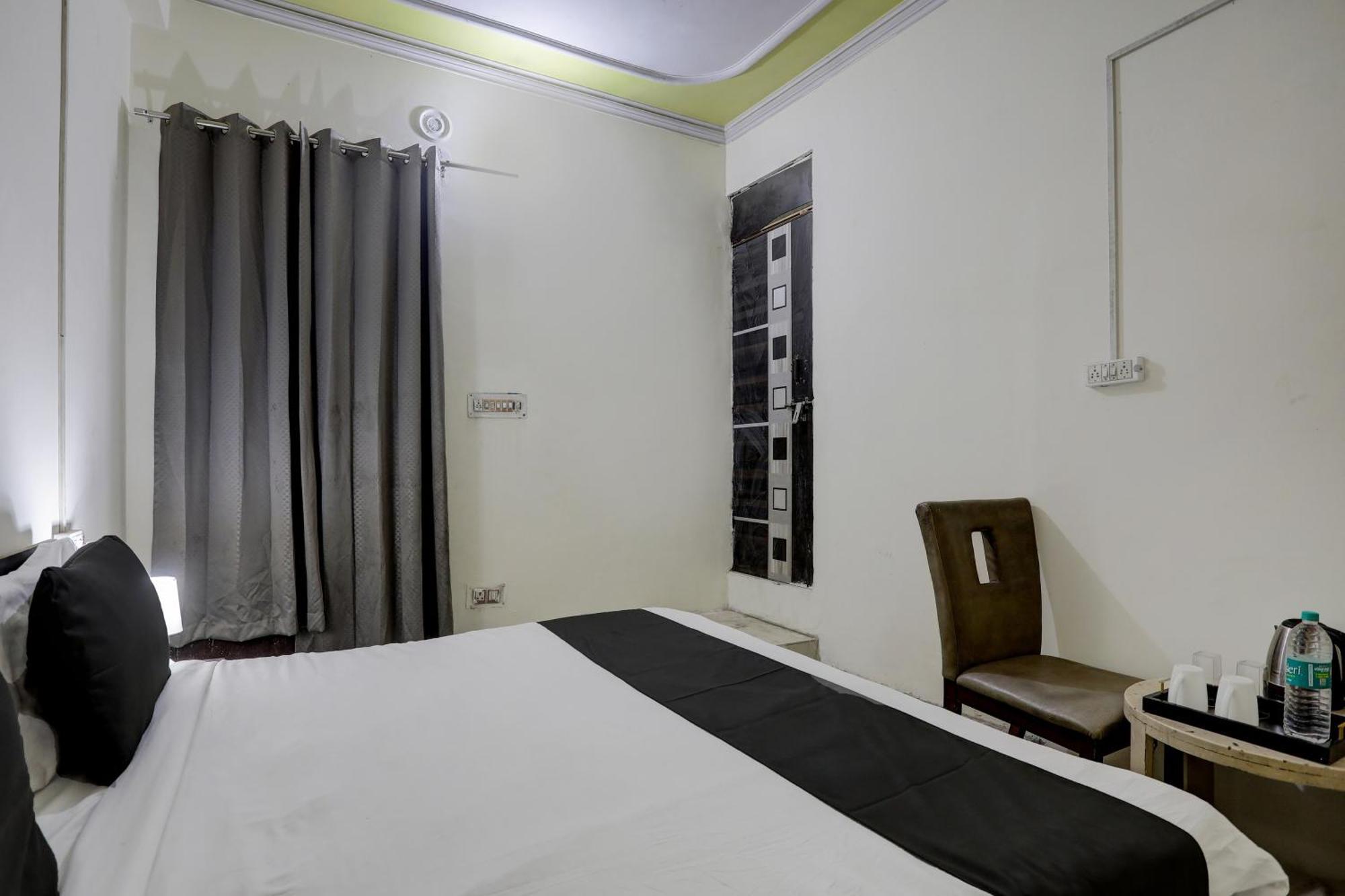 Hotel O Thirty Inns Noida Exteriör bild