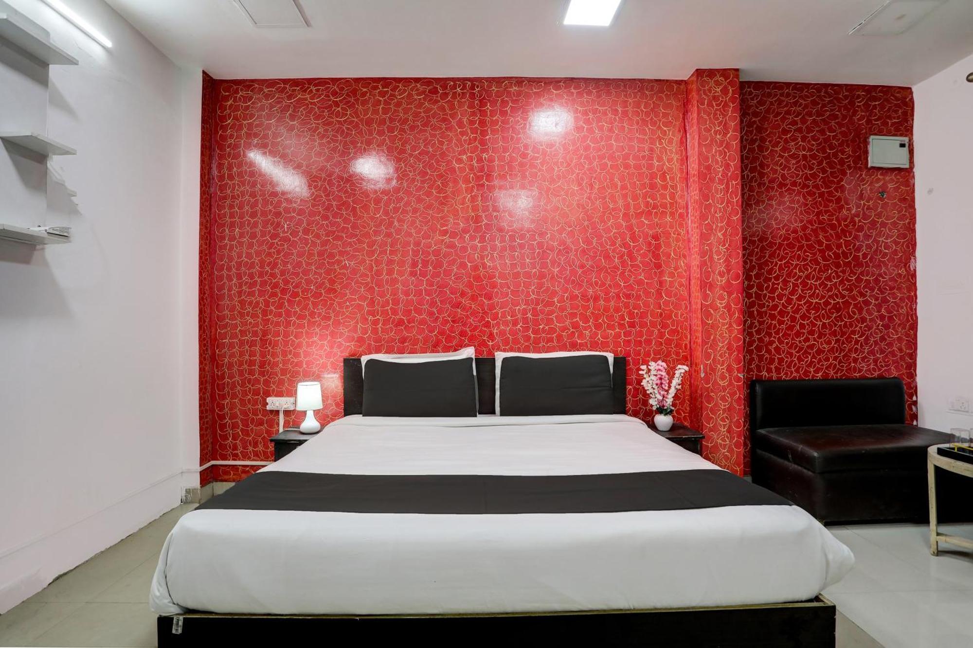 Hotel O Thirty Inns Noida Exteriör bild