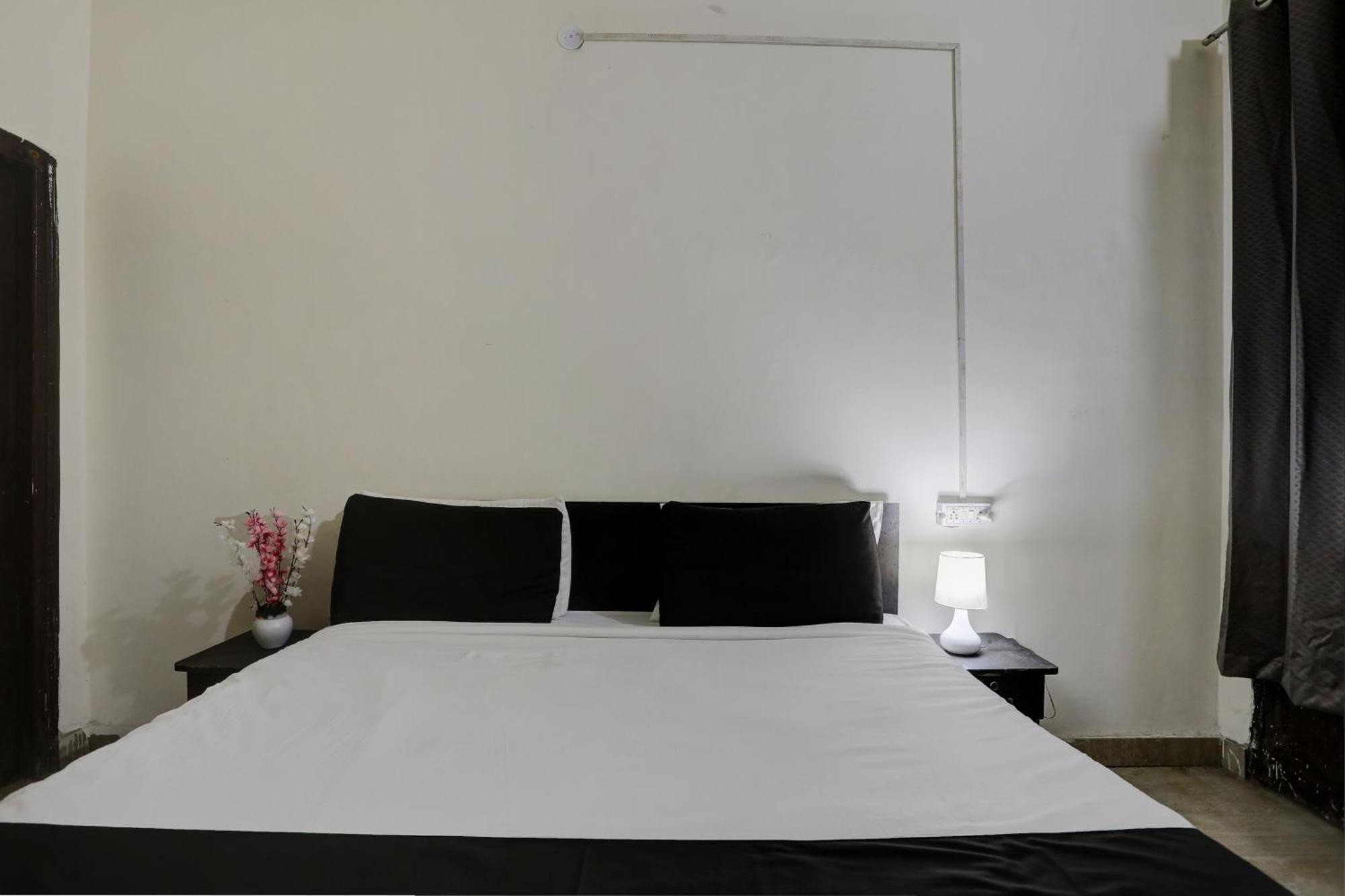 Hotel O Thirty Inns Noida Exteriör bild