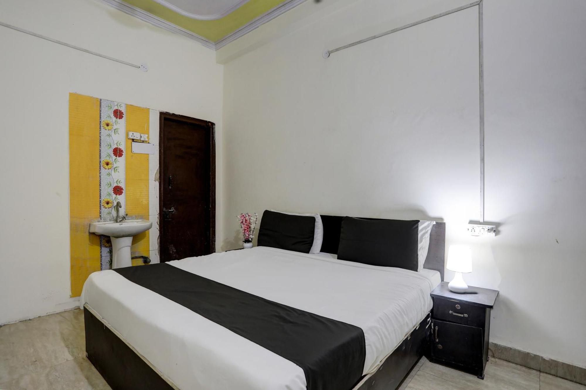 Hotel O Thirty Inns Noida Exteriör bild