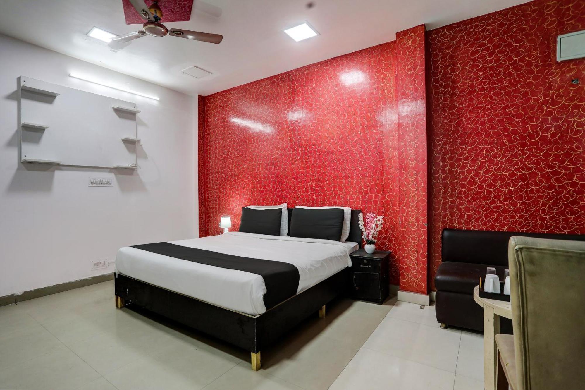 Hotel O Thirty Inns Noida Exteriör bild